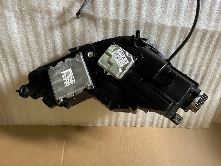 фото №10, Audi a4 b9 8w фара лампы левая правая полный led комплект оригинал 8w0941033