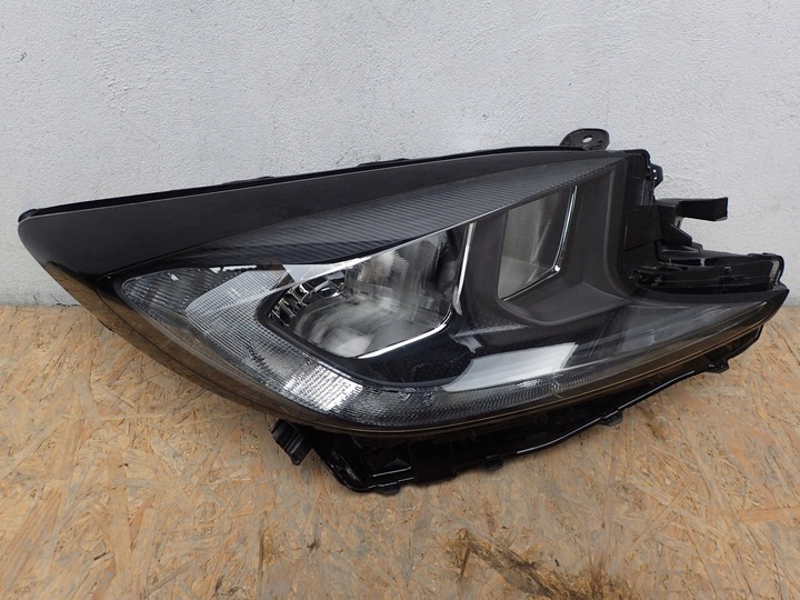 фото №1, Лампа права фара праві toyota aygo x b7 2022-