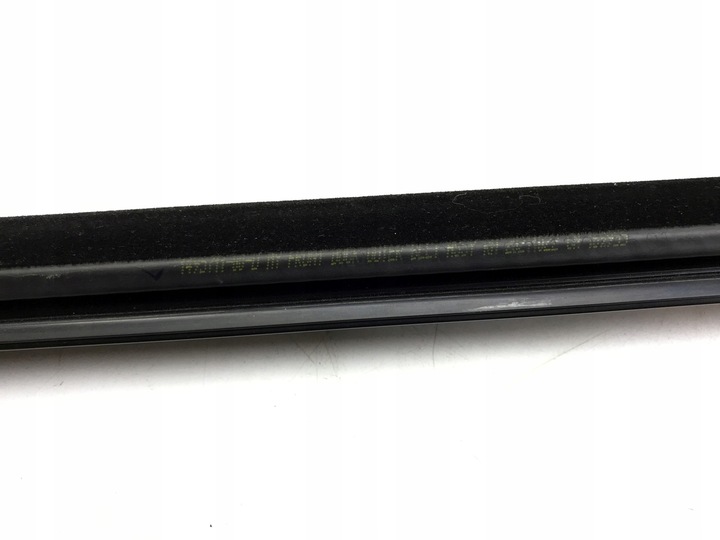 фото №9, Планка накладка двері праві перед tesla модель y 1495711-00-d