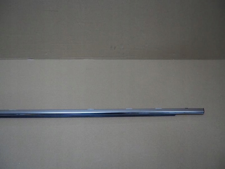 фото №4, Планка накладка дверь уплотнитель стекла левый зад lexus nx