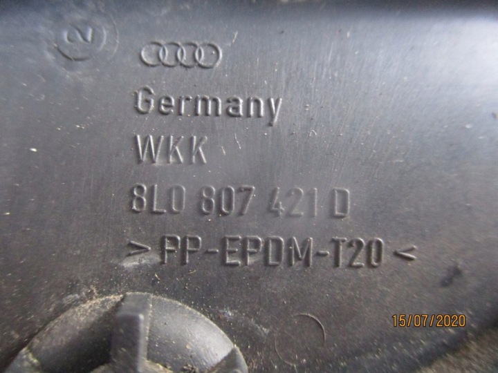 фото №7, Audi a3 8l заглушка бампера правое зад 8l0807421d