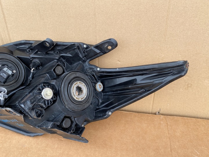 фото №11, Toyota prius 3 iii лампа перед права