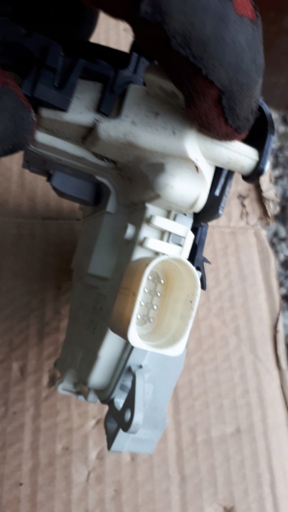 фото №8, A6 c7 рестайлінг замок двері лівий зад 8pin a7 s7 q2 q3