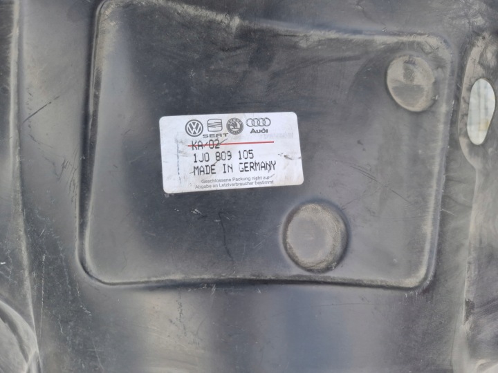 фото №9, Vw golf iv bora підкрилок внутрішні ніша підкрилки планка фартух 1j0809105