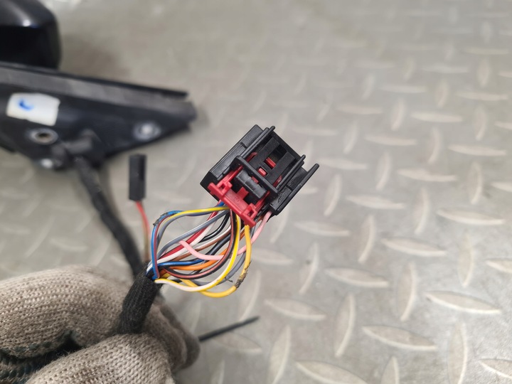 фото №14, Дзеркало ліві електричні skoda superb iii 15 pin + 2 асистент ременя європа