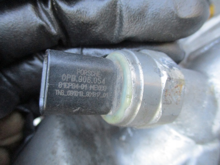 фото №7, Корпус фільтра радіаторів масла porsche 911 992 3.0 carrera 4 s 4s t gts