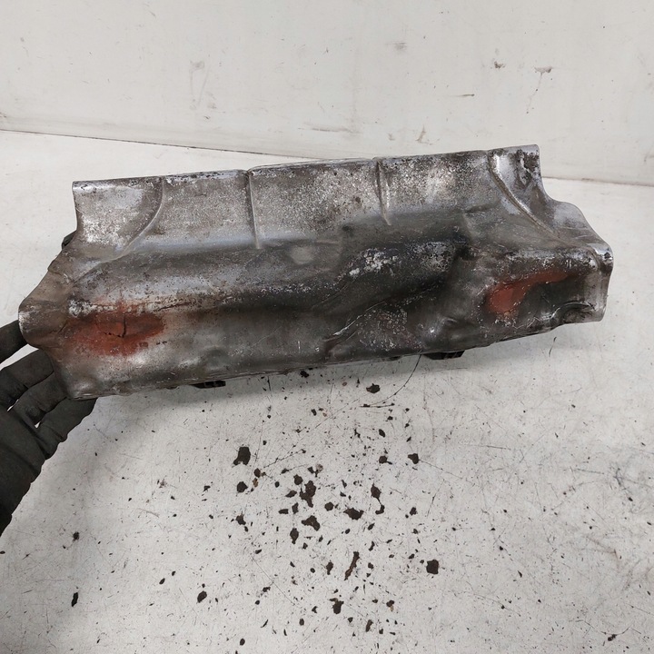 фото №7, Mercedes w202 3,2 корпус фільтра повітря a6130900501 a6130900701