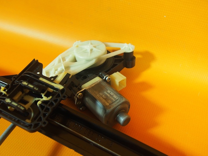 фото №8, Audi a3 8v підйомник вікна перед лівий 8v4837461 / 5q0959802b