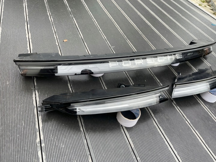 фото №9, Комплект зад porsche taycan 9j1 9ja945096a / 9ja945095a / 9ja945082b