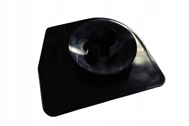 фото №1, Заглушка пола правая оригинальный номер vw cc passat sharan