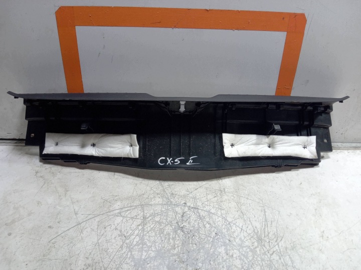 фото №5, Mazda cx-5 ii kf накладка защита ремня замка крышки багажника oem номер ksd4-6889x