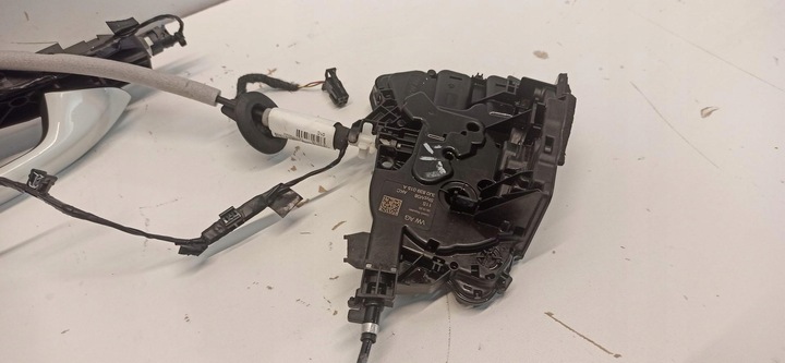 фото №3, Vw golf viii 8 hb ручка замок двері лівий зад lc9a 3j0839015a 5h0837205f