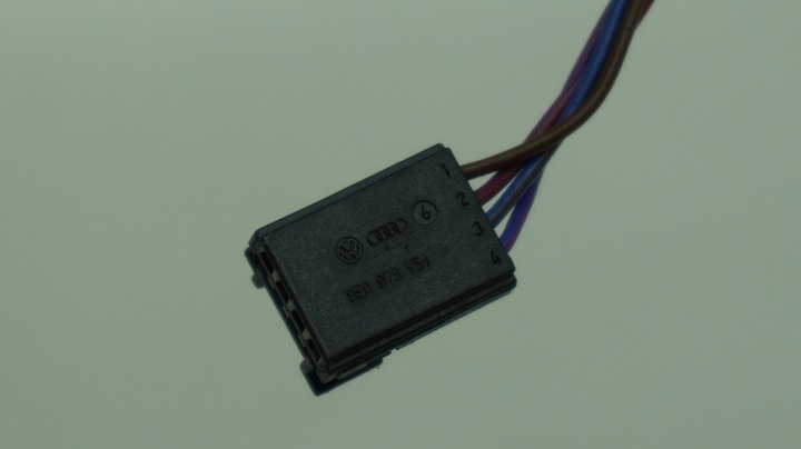 фото №13, Audi volkswagen штекер разъём соединитель 8e0973754