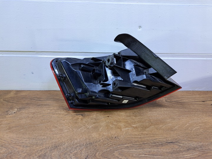 фото №8, Audi a3 8v лампа зад задняя правая 8v3945096d