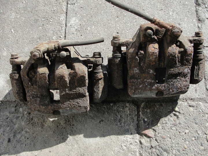 фото №1, Затискачі гальмівні перед opel insignia 2.0 cdti