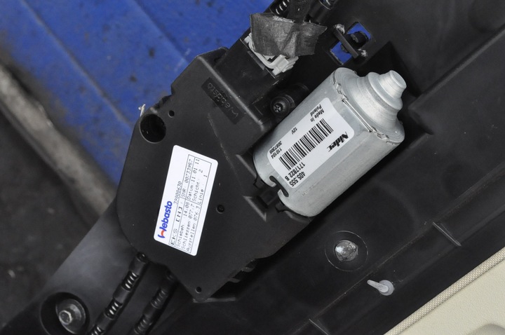 фото №6, Volvo s60 ii люк двигатель моторчик kpl