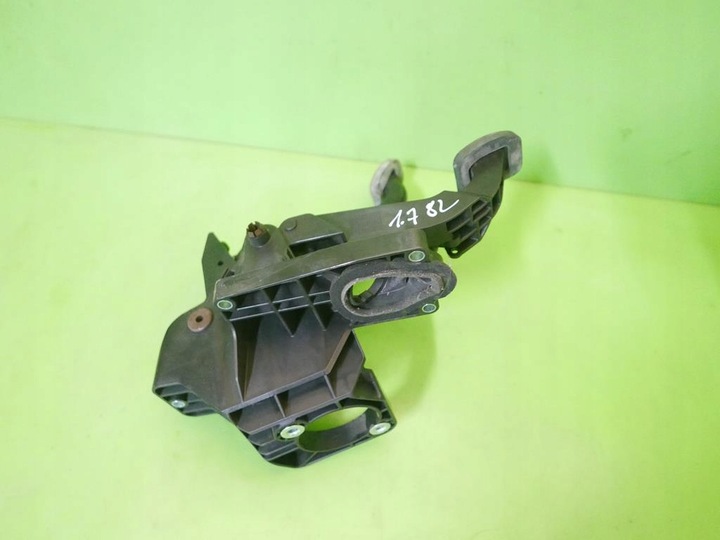 фото №7, Педали сцепления тормоза каркас mercedes w169 a170 1.7 04-08