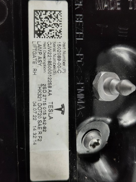 фото №7, Tesla модель y 3 рестайлінг 22- зад права лампа w кришка багажника