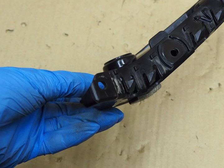 фото №14, Ползун левый зад бампера audi a1 ii 82a 82a807393