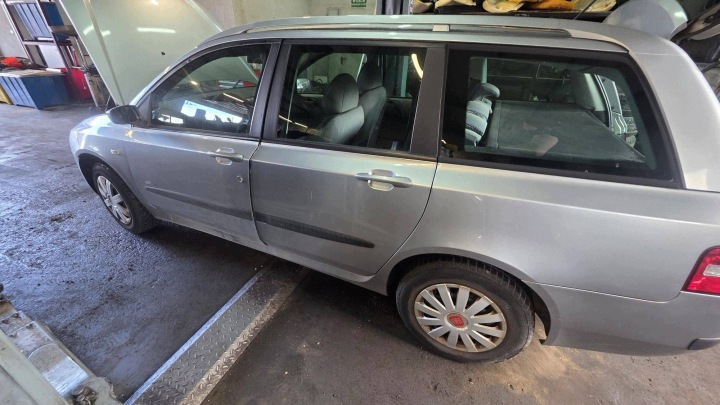 фото №15, Fiat stilo 1.9 jtd 192a1000 передня панель бампер лампи радіатор вентилятор