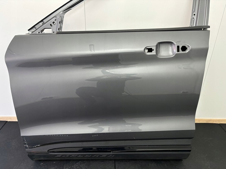 фото №2, Ford explorer vi 2019r- дверь левая передние