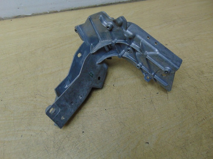 фото №8, Кронштейн кріплення ременя лівий mercedes w213 w253