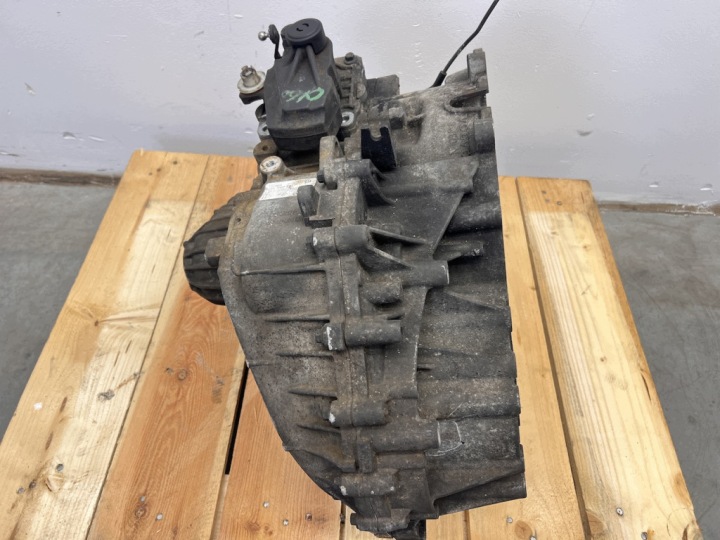 фото №7, Volvo xc60 i 2.4 d5 коробка передач механическая 9g9r7002kb 2wd