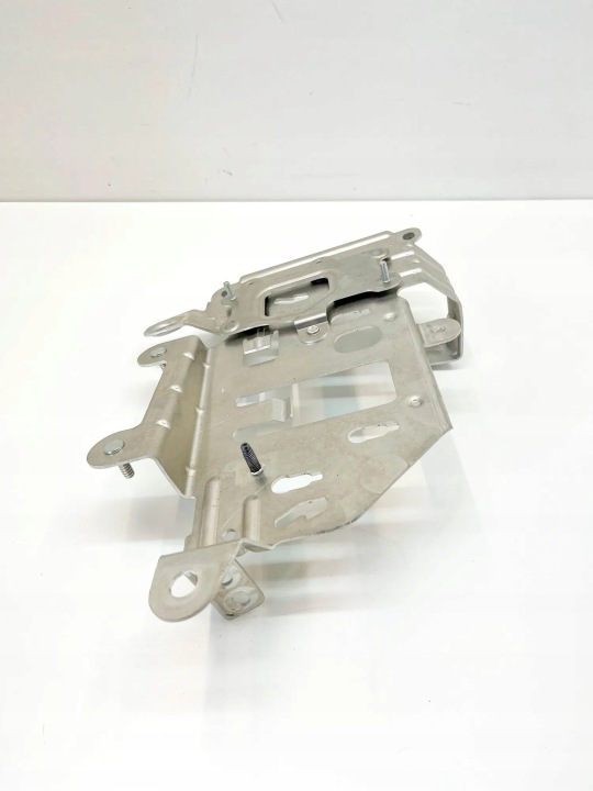 фото №8, Другие запчасти кузов mercedes-benz sl r231 2315452140 30703786 4.7l