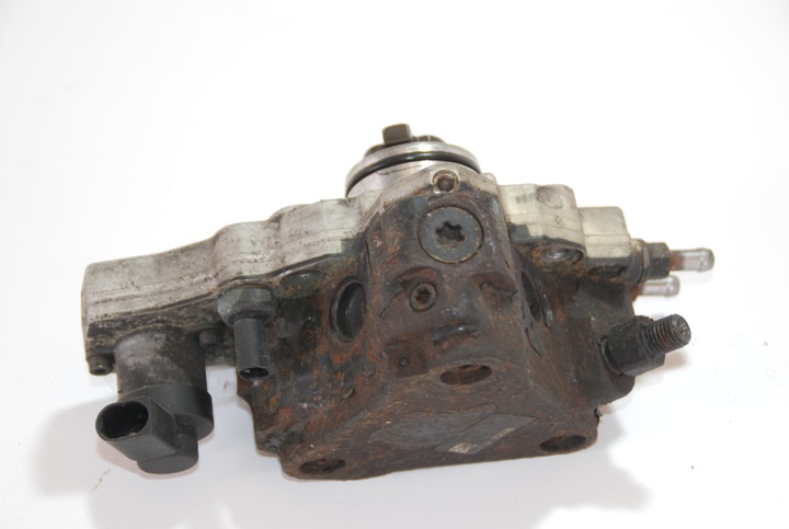 фото №1, Насос впрыскивающий sprinter vito 2.2 cdi 0445010143