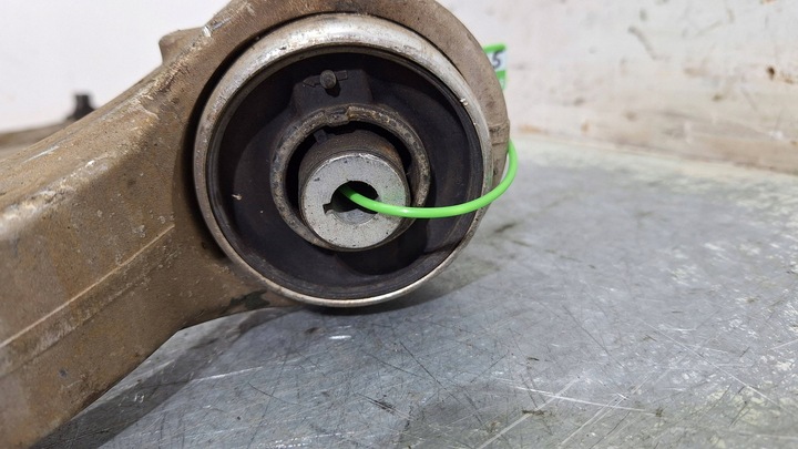 фото №7, Рычаг левый перед 4m0407695c audi q7 4m q8 a8 d5 touareg iii