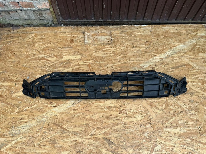 фото №11, Кріплення каркас решітка 4k0807233 audi a6 c8