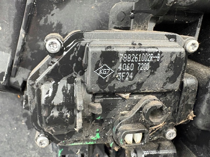 фото №13, Бампер перед переднє renault zoe 620102855r решітка хром чорний