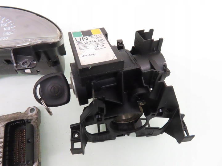 фото №5, Замок зажигания блок управления opel corsa c 1.2 16v twinport z12xep 0261208253 55352622