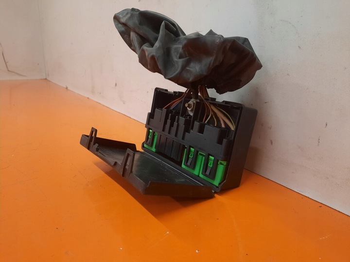 фото №3, Citroen c2 03-08 1.4 hdi коробка запобіжників 9632229480