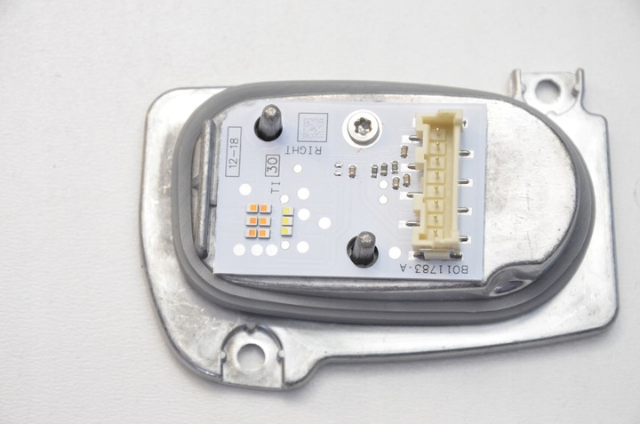 фото №7, Модуль дневные led drl правый audi a3 s3 8v0998474a