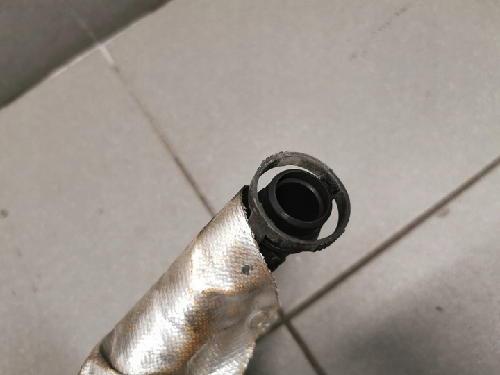 фото №5, Шланг воздуха audi a6 c5 2.7 bt 078131831l