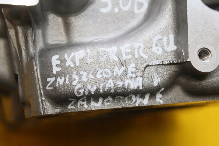 фото №15, Головка права explorer 6u 3.0 b l1me-6090-bb