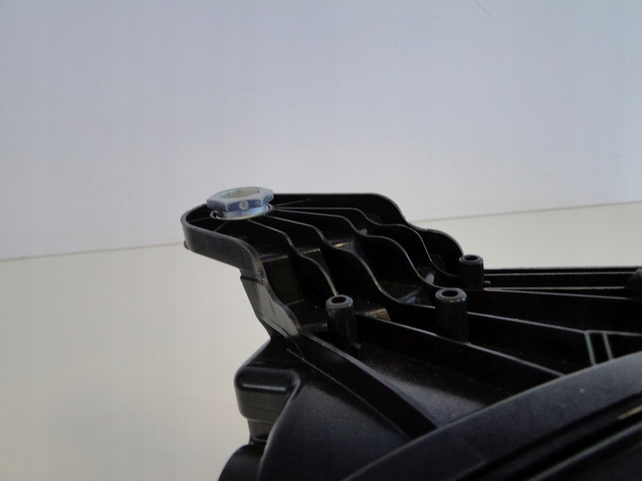 фото №15, Mercedes w213 213 рестайлінг лампа права led high перфорація