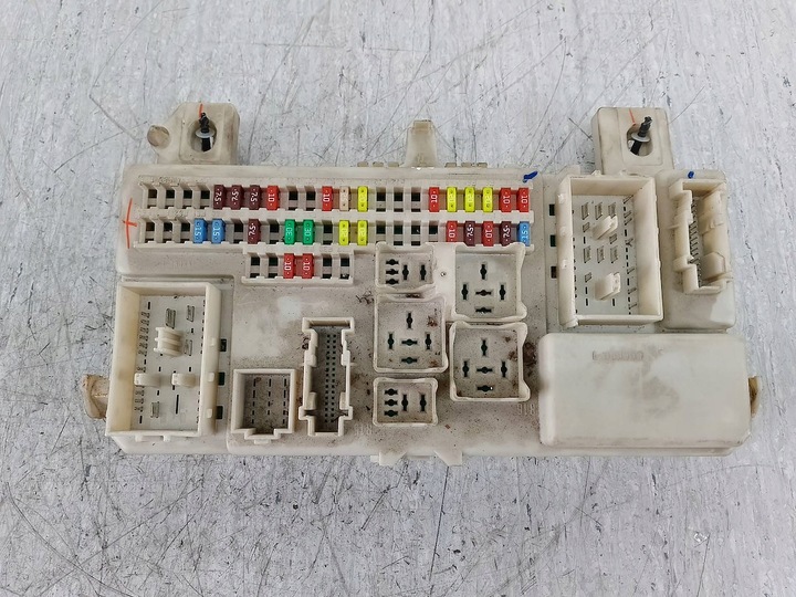 фото №1, Коробка запобіжників mazda 3 pb8f66730g 519080097 1.6 16v