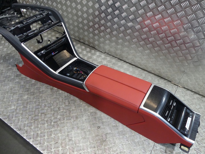 фото №10, Bmw m8 f93 g16 компетиция обивка сиденья klimatyzowane диван bowers