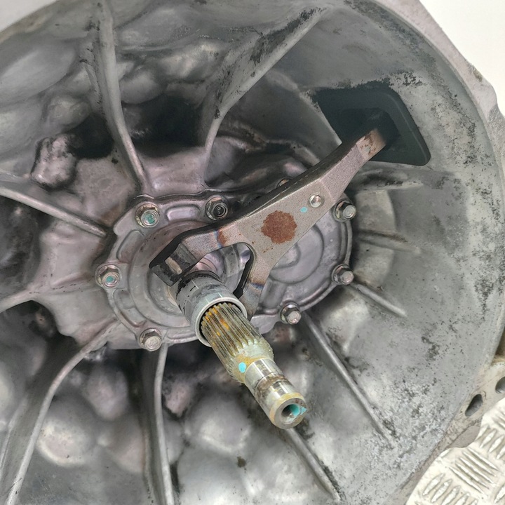 фото №11, Isuzu d-max 2018 механічна 6-ступенева коробка передач коробки передач