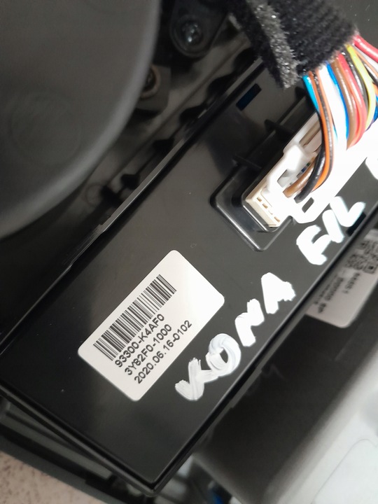 фото №12, Hyundai kona 2021 ev туннель панель рамка переключатель