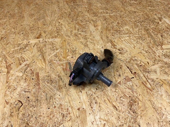 фото №6, Дополнительный насос воды lexus nx gs toyota rav4 v g9040-48010