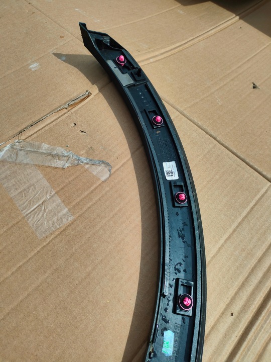фото №10, Audi q8 молдинг крила права зад 4m8853818e 4m8853818