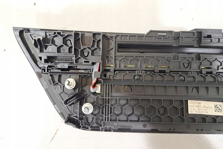 фото №8, Панель strerowania кондиционера bmw 5 g30 7947858 2.0l гибрид 2019