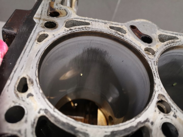фото №10, Блок  двигуна audi a6 c6 3.2 fsi auk 06e103021aa підтертий