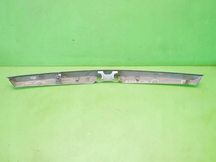 фото №9, Накладка кришки багажника зад opel astra h iii hb 5d