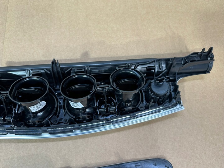 фото №11, Планки інтер'єру, декори декоративний, ґрати mercedes e w213 s, європа, фоновий