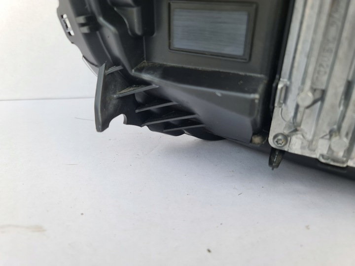 фото №7, Volvo xc40 лампа полный led правая 31655636