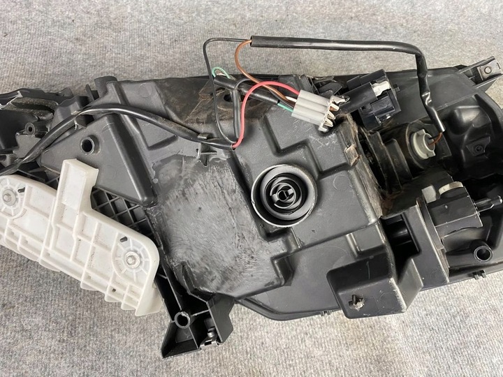 фото №9, Фара лампа передняя правая - nissan leaf i обычная 10-17